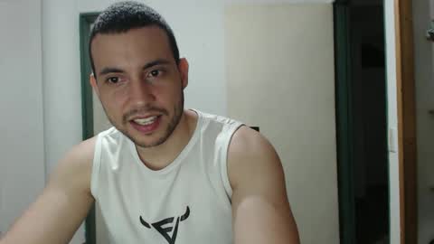 Snapshot of armando_2002 chatting on 06.08.26 ARMANDO online show from 06.08.26