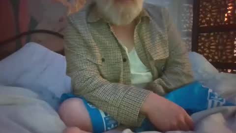 Snapshot of armedsuff chatting on 02.14.26 armedsuff online show from 02.14.26