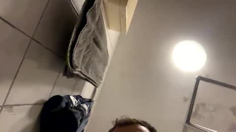 Snapshot of armyskater32 chatting on 09.16.25 armyskater32 online show from 09.16.25