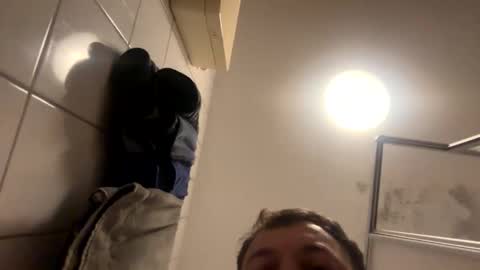 Snapshot of armyskater32 chatting on 10.14.25 armyskater32 online show from 10.14.25