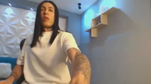 Arohom Lester online show from 10.20.25