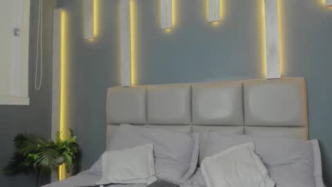 Arohom Lester online show from 11.22.25