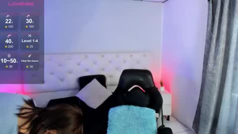 Aron cruz  online show from 10.22.25