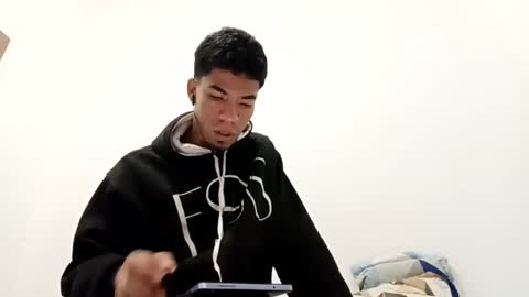 Snapshot of aron_davis chatting on 06.21.26 Aron online show from 06.21.26