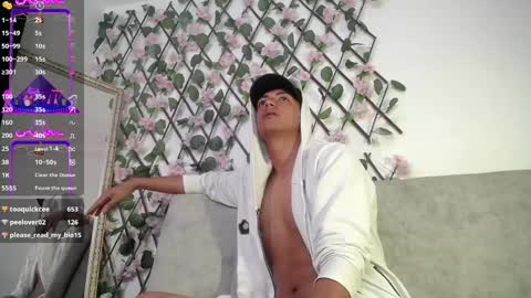 Snapshot of aron_gomez chatting on 02.05.25 aron online show from 02.05.25