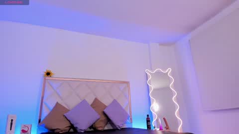 Snapshot of aron_tay chatting on 01.11.25  your aron  online show from 01.11.25