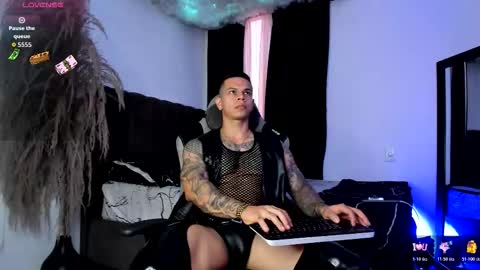 Snapshot of arondark chatting on 02.25.26 DarkMaster online show from 02.25.26