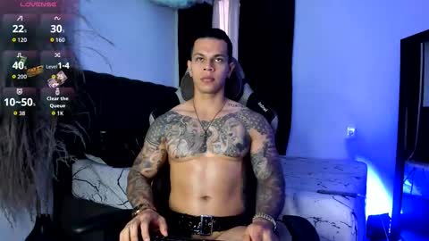 Snapshot of arondark chatting on 03.05.26 DarkMaster online show from 03.05.26