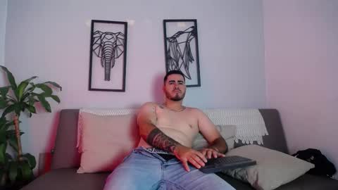 aronhilton online show from 01.15.26