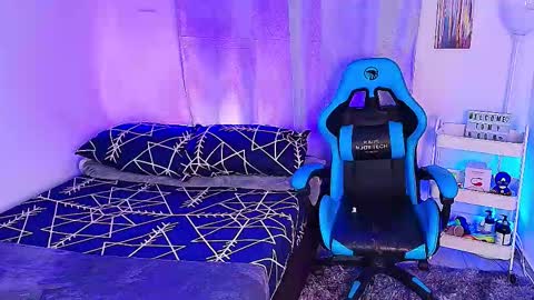 noah and ivy online show from 09.15.25