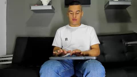 AROON HOT online show from 02.02.26