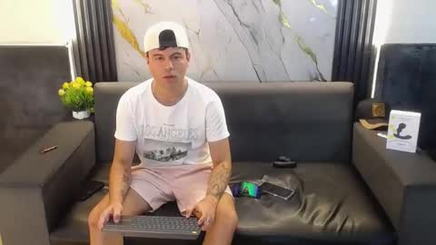 Aroon   online show from 04.12.26