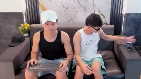 Aroon   online show from 04.13.26