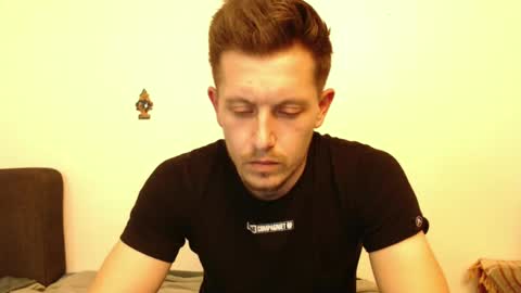 Snapshot of arromwilliam90 chatting on 02.14.25 arromwilliam90 online show from 02.14.25