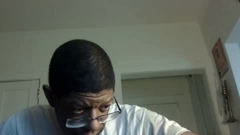 Snapshot of arteblazze chatting on 01.31.25 Arteblazze not daddy boy bitch or nigga online show from 01.31.25