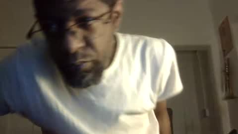 Snapshot of arteblazze chatting on 02.07.25 Arteblazze not daddy boy bitch or nigga online show from 02.07.25