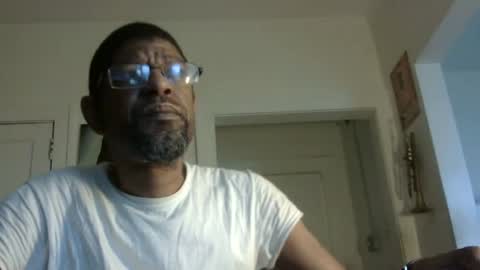 Snapshot of arteblazze chatting on 02.08.25 Arteblazze not daddy boy bitch or nigga online show from 02.08.25