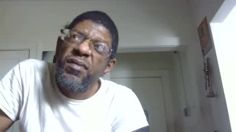 Snapshot of arteblazze chatting on 02.11.25 Arteblazze not daddy boy bitch or nigga online show from 02.11.25