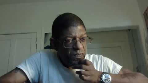 Snapshot of arteblazze chatting on 02.12.25 Arteblazze not daddy boy bitch or nigga online show from 02.12.25