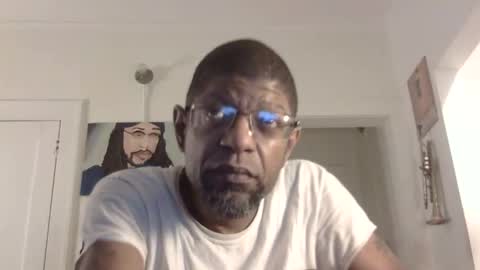 Snapshot of arteblazze chatting on 02.13.25 Arteblazze not daddy boy bitch or nigga online show from 02.13.25
