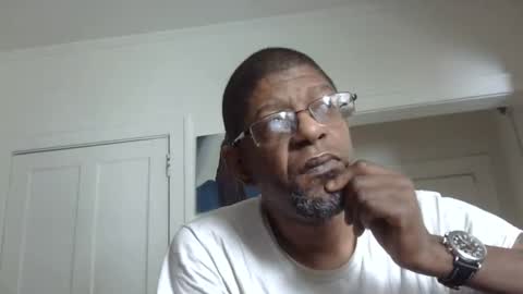 Snapshot of arteblazze chatting on 02.13.25 Arteblazze not daddy boy bitch or nigga online show from 02.13.25