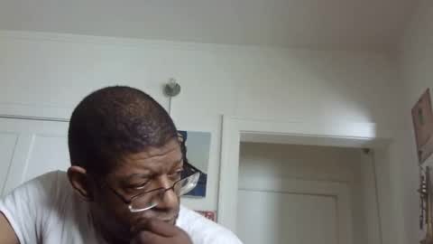 Snapshot of arteblazze chatting on 02.16.25 Arteblazze not daddy boy bitch or nigga online show from 02.16.25