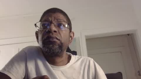 Snapshot of arteblazze chatting on 02.17.25 Arteblazze not daddy boy bitch or nigga online show from 02.17.25