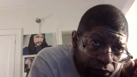 Snapshot of arteblazze chatting on 02.18.25 Arteblazze not daddy boy bitch or nigga online show from 02.18.25