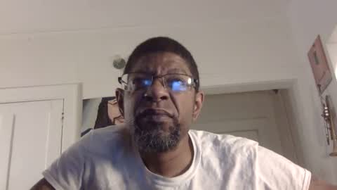 Snapshot of arteblazze chatting on 02.23.25 Arteblazze not daddy boy bitch or nigga online show from 02.23.25
