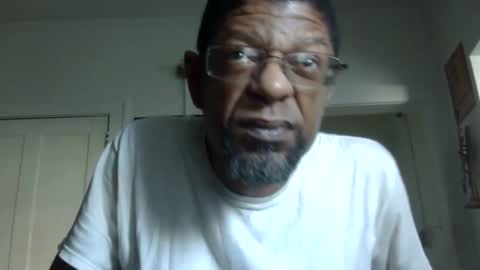 Snapshot of arteblazze chatting on 03.02.25 Arteblazze not daddy boy bitch or nigga online show from 03.02.25