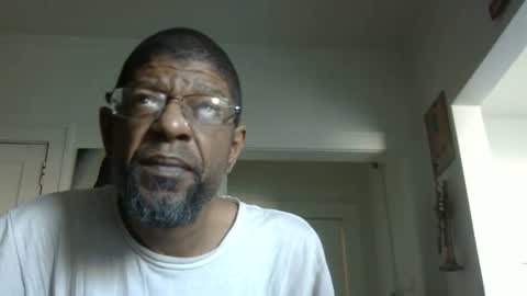 Snapshot of arteblazze chatting on 03.09.25 Arteblazze not daddy boy bitch or nigga online show from 03.09.25