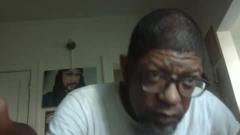 Snapshot of arteblazze chatting on 09.19.25 Arteblazze not daddy boy bitch or nigga online show from 09.19.25