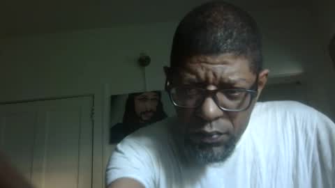 Snapshot of arteblazze chatting on 09.30.25 Arteblazze not daddy boy bitch or nigga online show from 09.30.25