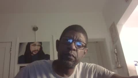 Snapshot of arteblazze chatting on 10.17.25 Arteblazze not daddy boy bitch or nigga online show from 10.17.25