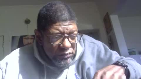 Snapshot of arteblazze chatting on 10.27.25 Arteblazze not daddy boy bitch or nigga online show from 10.27.25