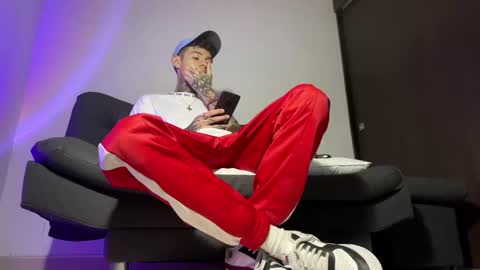 Snapshot of arteemiis chatting on 03.12.25 online show from 03.12.25