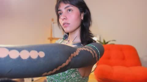 Linda  independent model artgeea online show from 04.10.26