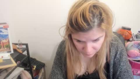 Snapshot of artsyandcraftsy_ chatting on 04.18.26 MIA online show from 04.18.26