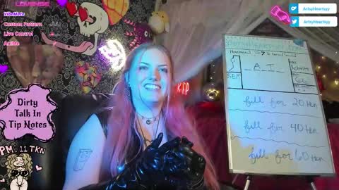 ArtsyHeartsyy online show from 11.04.25