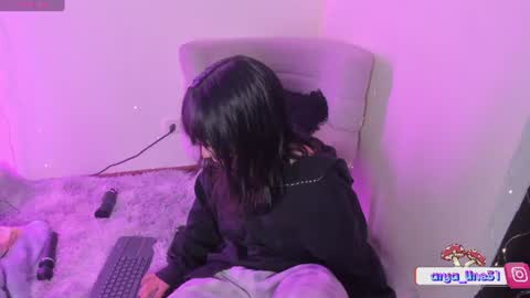 Snapshot of arya_line chatting on 06.21.26 Arys online show from 06.21.26