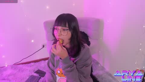 Snapshot of arya_line chatting on 08.02.26 Arys online show from 08.02.26