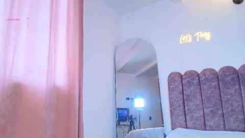 aryascollins online show from 10.16.25