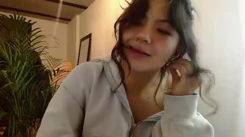Snapshot of asaray_t chatting on 07.24.26 Saray online show from 07.24.26