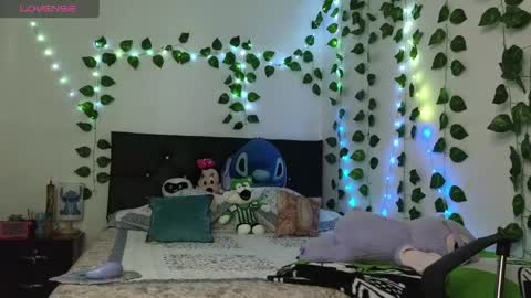 Snapshot of asenaesmee chatting on 05.14.26 Asena online show from 05.14.26