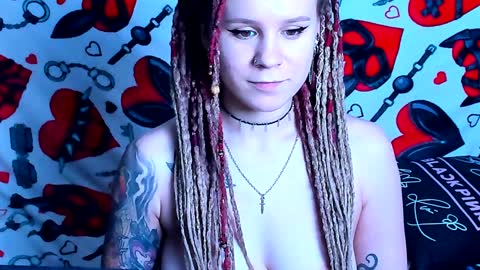 Snapshot of ash_dest1ny chatting on 12.11.24 Ash online show from 12.11.24