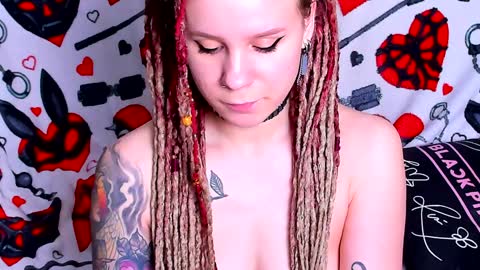 Snapshot of ash_dest1ny chatting on 02.05.25 Ash online show from 02.05.25