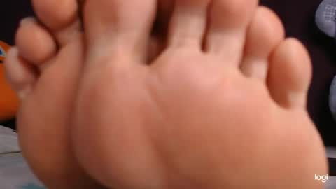 Snapshot of ash_nicefeet chatting on 05.25.26 ashley online show from 05.25.26