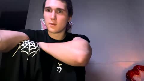 Snapshot of ashbuyersss chatting on 02.05.25 ashbuyersss online show from 02.05.25