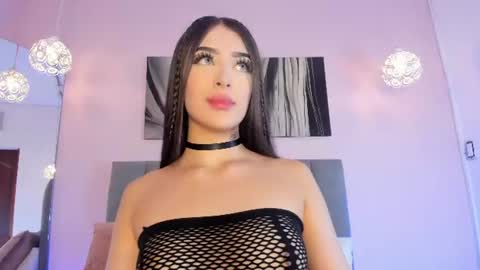 Snapshot of ashely_rous_ chatting on 06.17.26 Ashely online show from 06.17.26