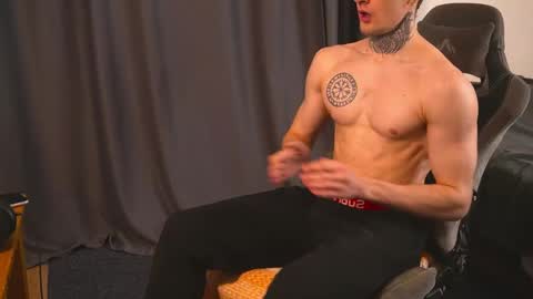 Snapshot of asher_88 chatting on 04.03.26 Jerk Machine online show from 04.03.26